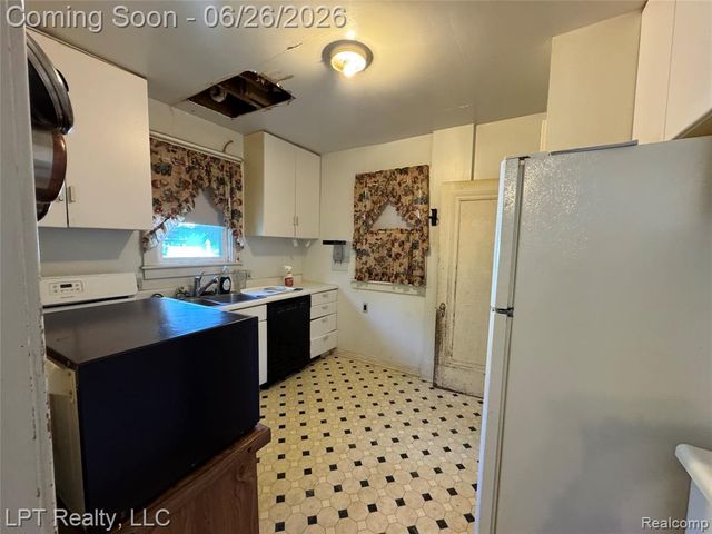 942 2nd Street, Wyandotte, MI 48192