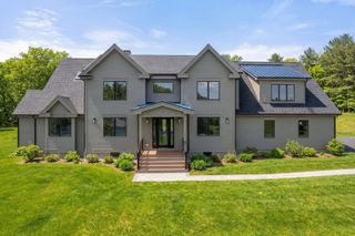 14 Fiske Pond Road, Holliston, MA 01746