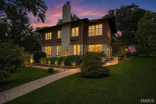445 Algonquin Place, Webster Groves, MO 63119