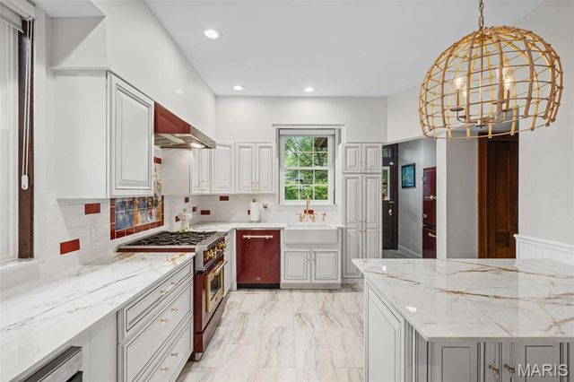 445 Algonquin Place, Webster Groves, MO 63119