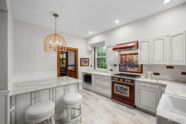 445 Algonquin Place, Webster Groves, MO 63119