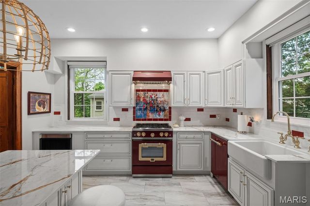 445 Algonquin Place, Webster Groves, MO 63119