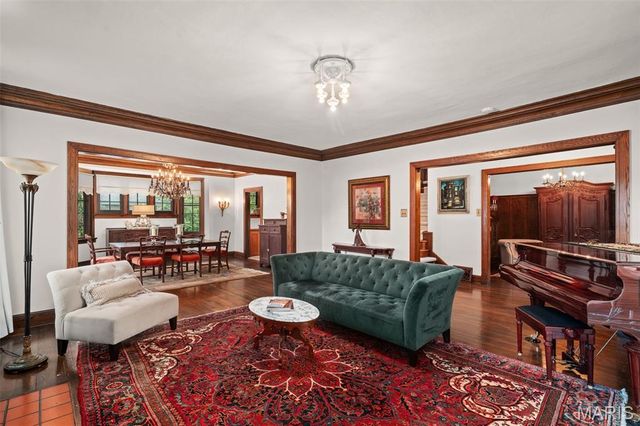 445 Algonquin Place, Webster Groves, MO 63119
