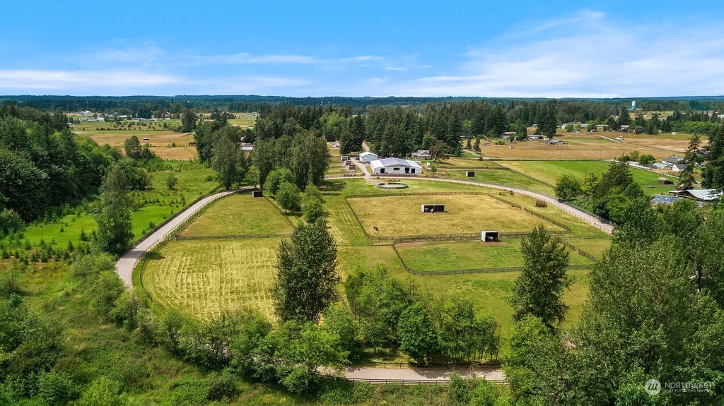 Image 1 of property listing at 40820 196th Avenue SE, Enumclaw, WA 98022