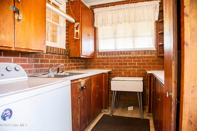200 N Main Street, Candor, NC 27229