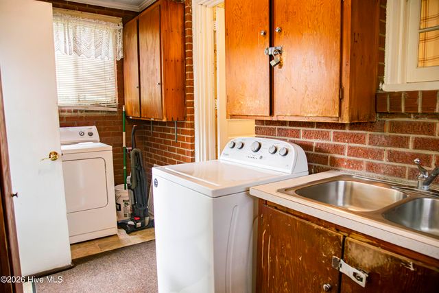 200 N Main Street, Candor, NC 27229