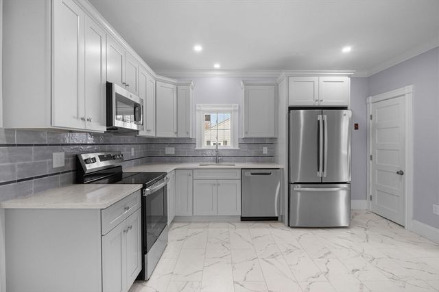 16 Highland Ave E, Braintree, MA 02184