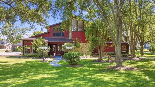 2803 County Road 145, Alvin, TX 77511