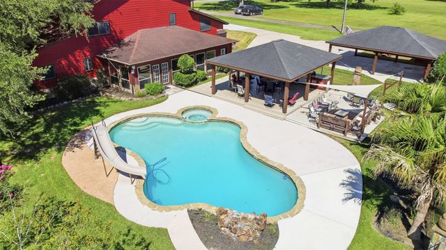 2803 County Road 145, Alvin, TX 77511