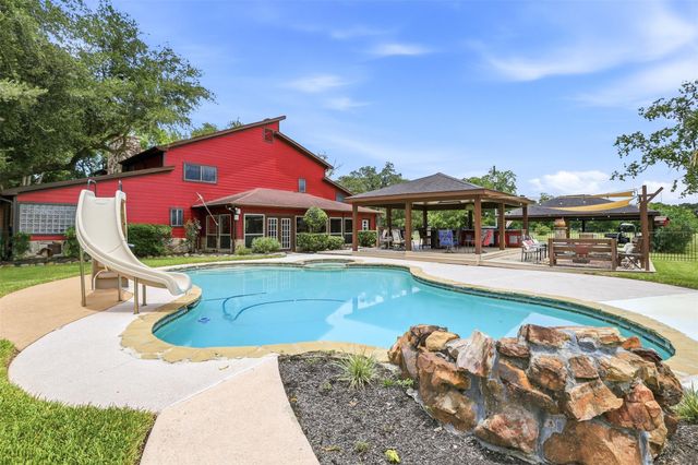 2803 County Road 145, Alvin, TX 77511