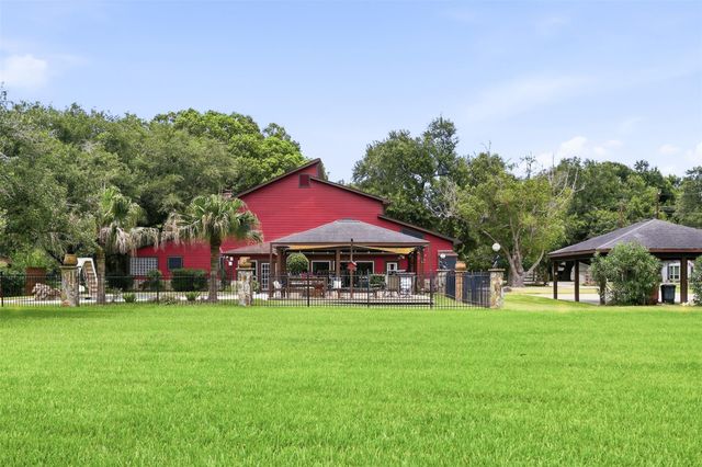 2803 County Road 145, Alvin, TX 77511