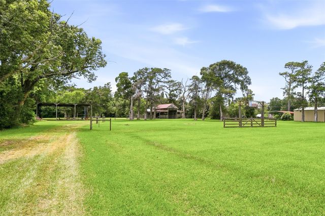 2803 County Road 145, Alvin, TX 77511
