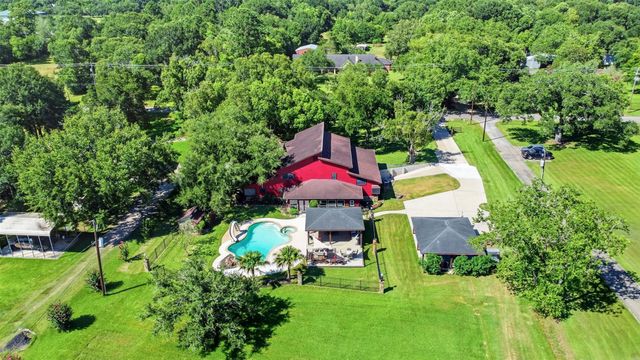 2803 County Road 145, Alvin, TX 77511