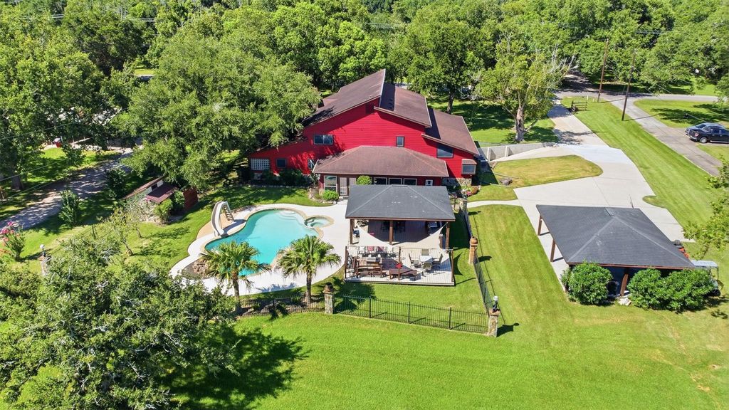 2803 County Road 145, Alvin, TX 77511