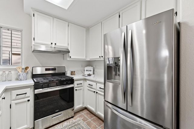 1308 Farragut Cir, Davis, CA 95618