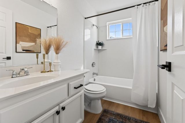 1308 Farragut Cir, Davis, CA 95618