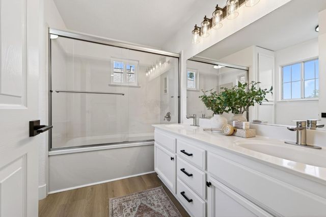 1308 Farragut Cir, Davis, CA 95618