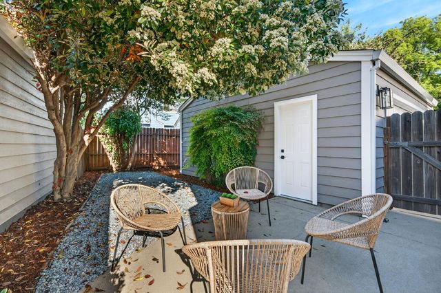 1308 Farragut Cir, Davis, CA 95618