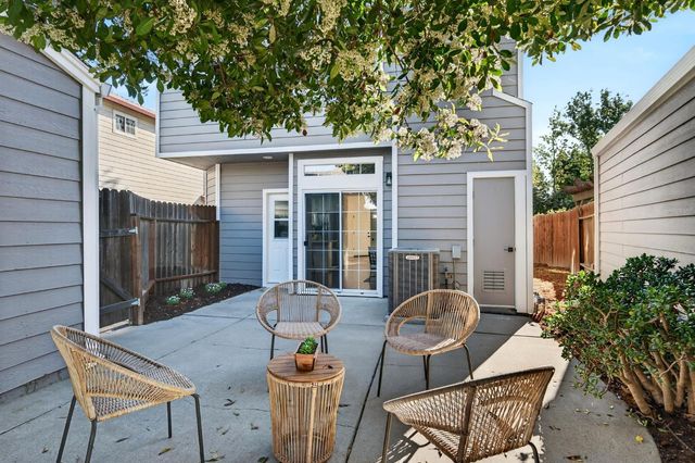 1308 Farragut Cir, Davis, CA 95618