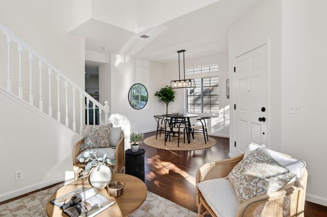 1308 Farragut Cir, Davis, CA 95618