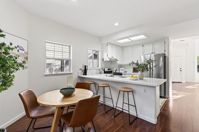 1308 Farragut Cir, Davis, CA 95618