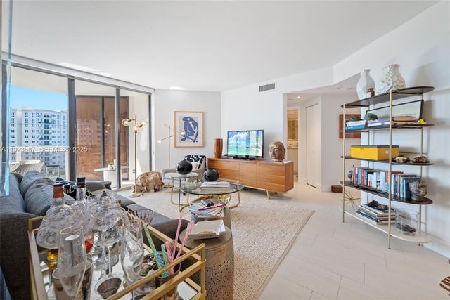 20185 E Country Club Dr 904, Aventura, FL 33180