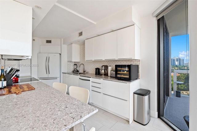 20185 E Country Club Dr 904, Aventura, FL 33180