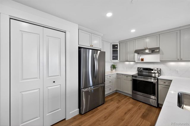 7220 W Bonfils Lane 302, Lakewood, CO 80226