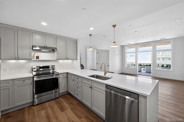 7220 W Bonfils Lane 302, Lakewood, CO 80226