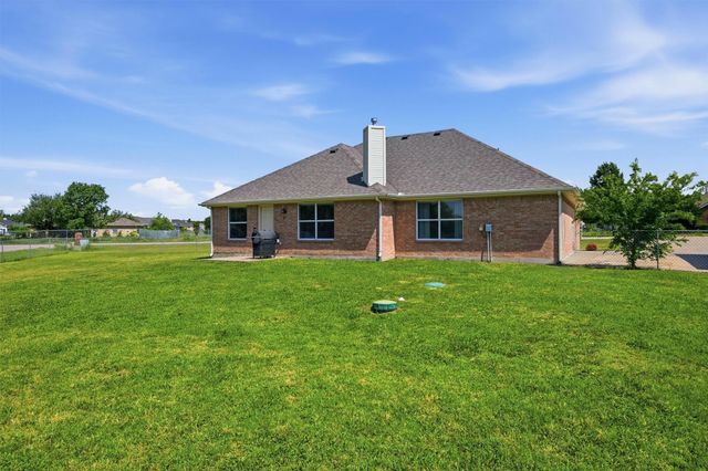 102 Brittany Drive, Fate, TX 75189