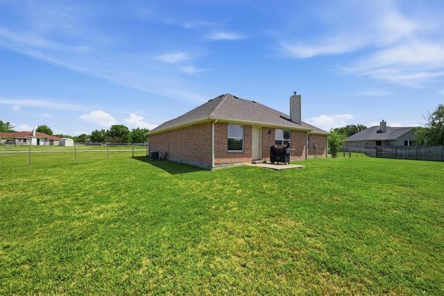 102 Brittany Drive, Fate, TX 75189