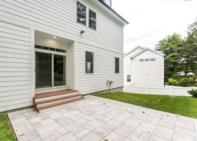 22 Irene Circle, Waltham, MA 02453