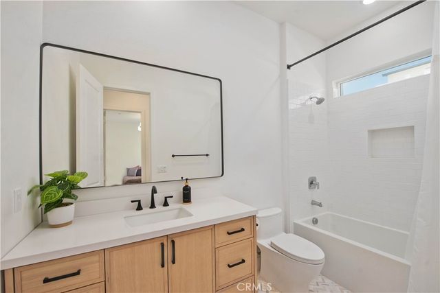 27533 Golden Currant Place, Valencia, CA 91381