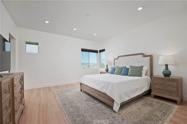 27533 Golden Currant Place, Valencia, CA 91381