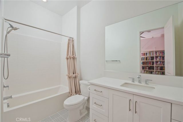 27533 Golden Currant Place, Valencia, CA 91381