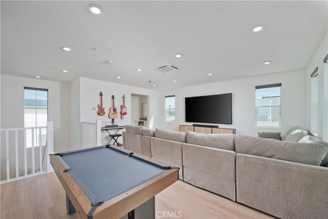 27533 Golden Currant Place, Valencia, CA 91381