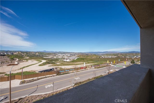 27533 Golden Currant Place, Valencia, CA 91381