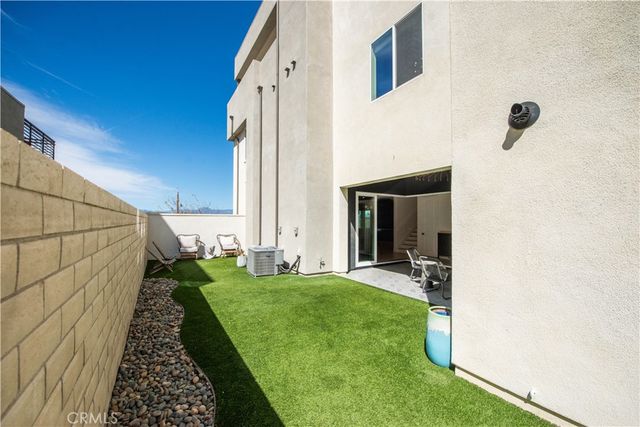 27533 Golden Currant Place, Valencia, CA 91381