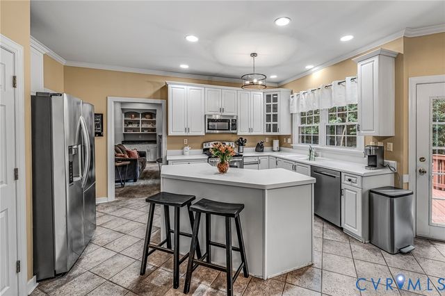 10081 Amelia Manor Ct, Hanover, VA 23116
