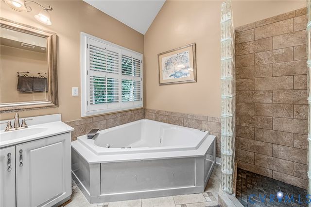 10081 Amelia Manor Ct, Hanover, VA 23116