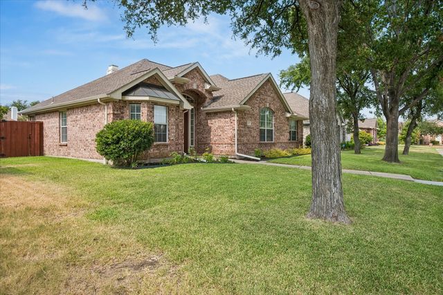 1537 Bosque Drive, Carrollton, TX 75010