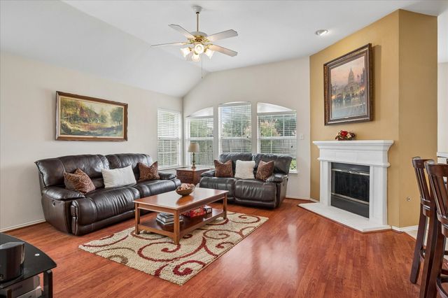 1537 Bosque Drive, Carrollton, TX 75010