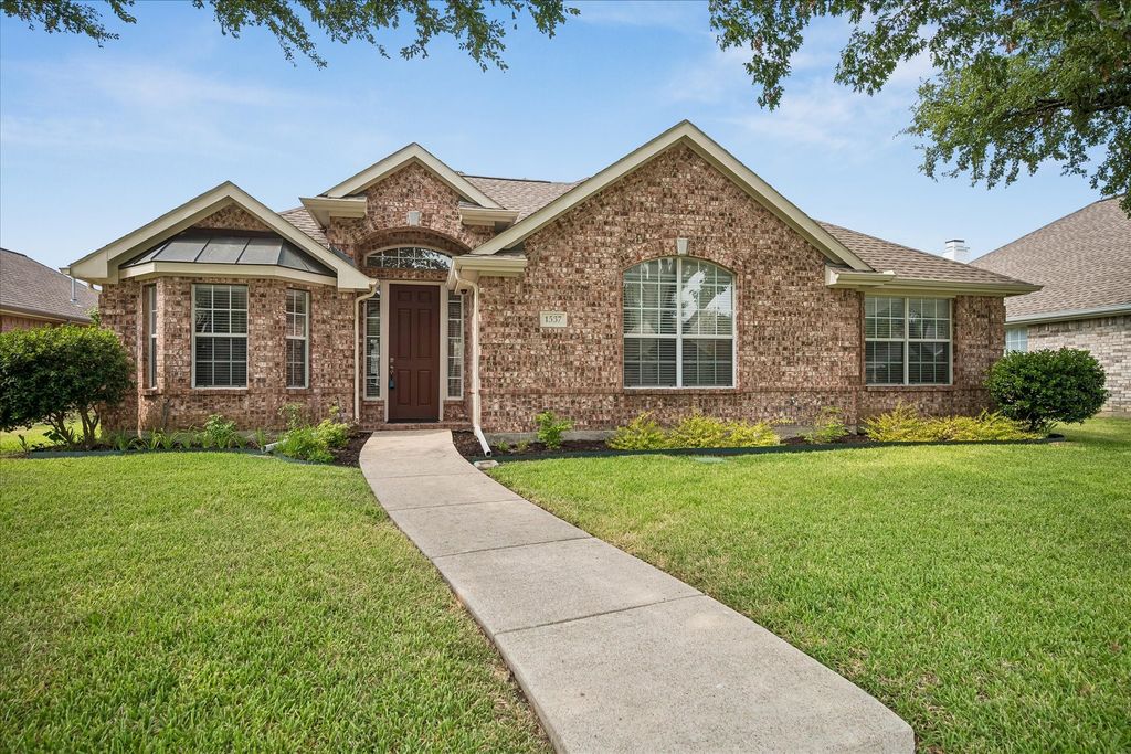 1537 Bosque Drive, Carrollton, TX 75010