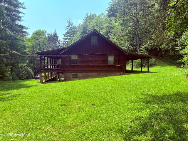 913 Franks Creek Road, Robbinsville, NC 28771