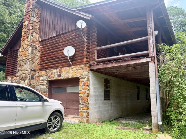 913 Franks Creek Road, Robbinsville, NC 28771