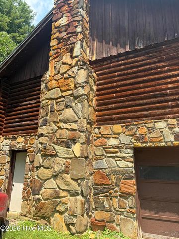 913 Franks Creek Road, Robbinsville, NC 28771