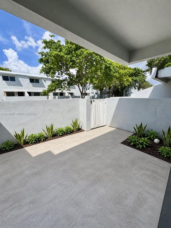 1968 NW 4th Court 323, Miami, FL 33136