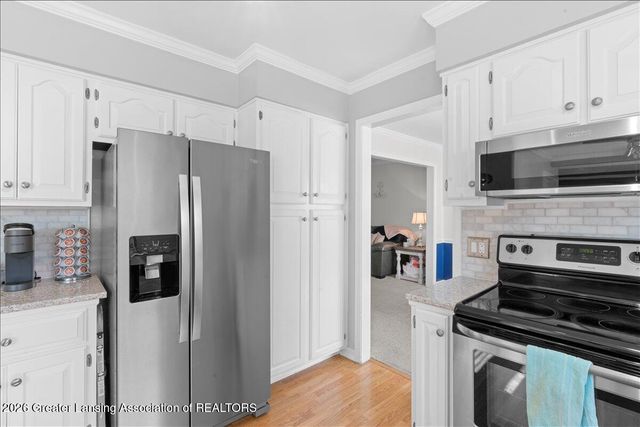 234 Chanticleer Trail, Lansing, MI 48917