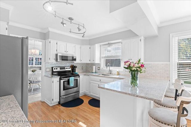 234 Chanticleer Trail, Lansing, MI 48917