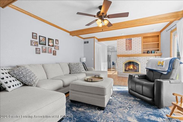 234 Chanticleer Trail, Lansing, MI 48917
